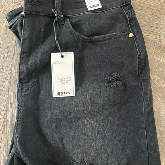 Black Judy Blue shorts - Picture 3 of 4